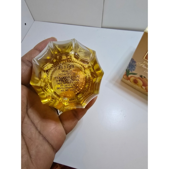 Victoria’s Secret English Harvest Peach Hyacinth Cologne Spray-3.4 fl oz - Picture 3 of 3